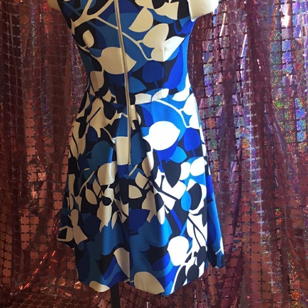 NWOT sleeveless dress in bright bold pattern in size 4 by TAYLOR - Picture 10 of 13